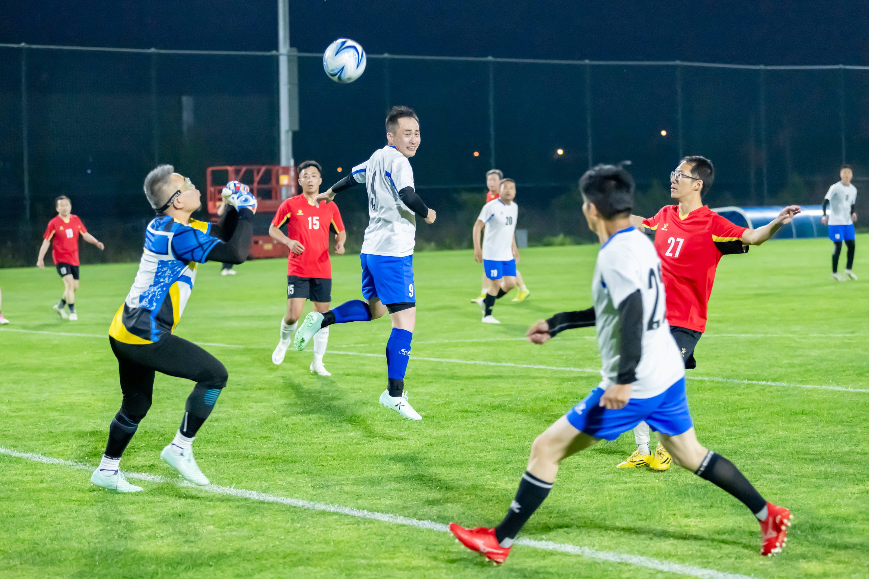 席位竞争愈 席位竞争愈